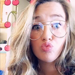 Meet your Posher, Breanna
